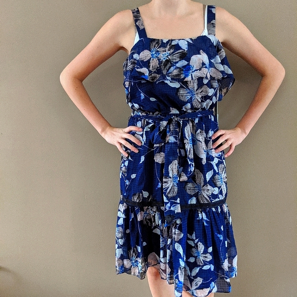 NWT Eliza J Blue Floral Dress Tie Back